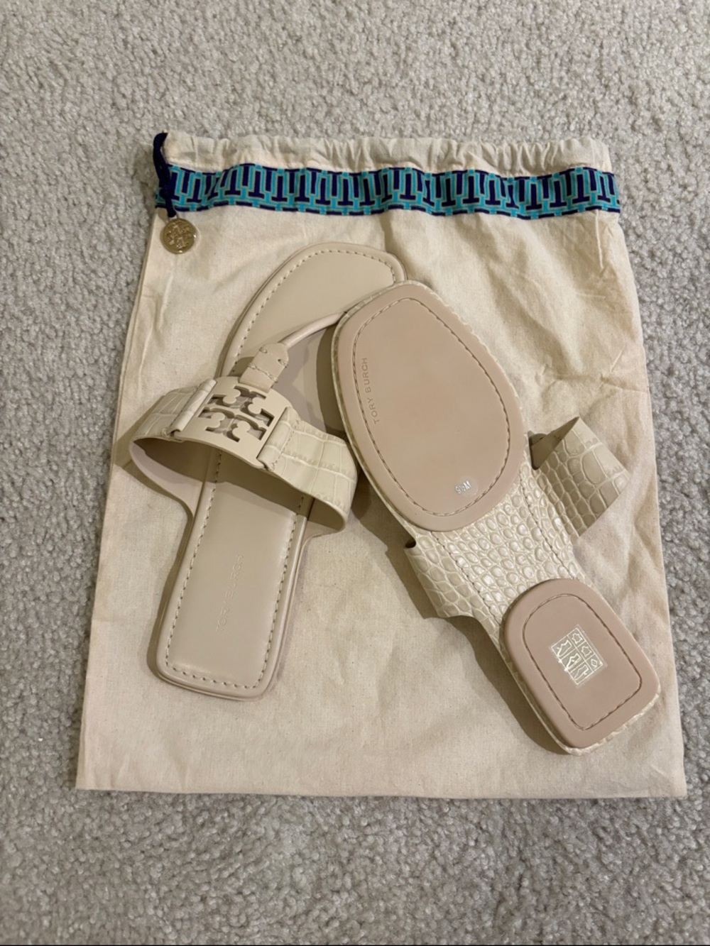 NEVER WORN Tory Burch Cream Leather Croc Embossed Sandals 9.5 - Picture 9 of 9